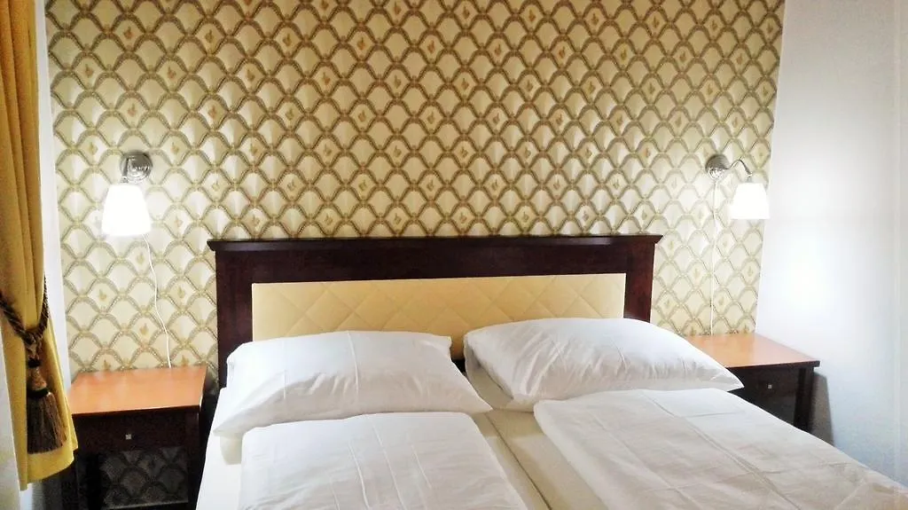 Elen'S Hotel Arlington Prague 3*,